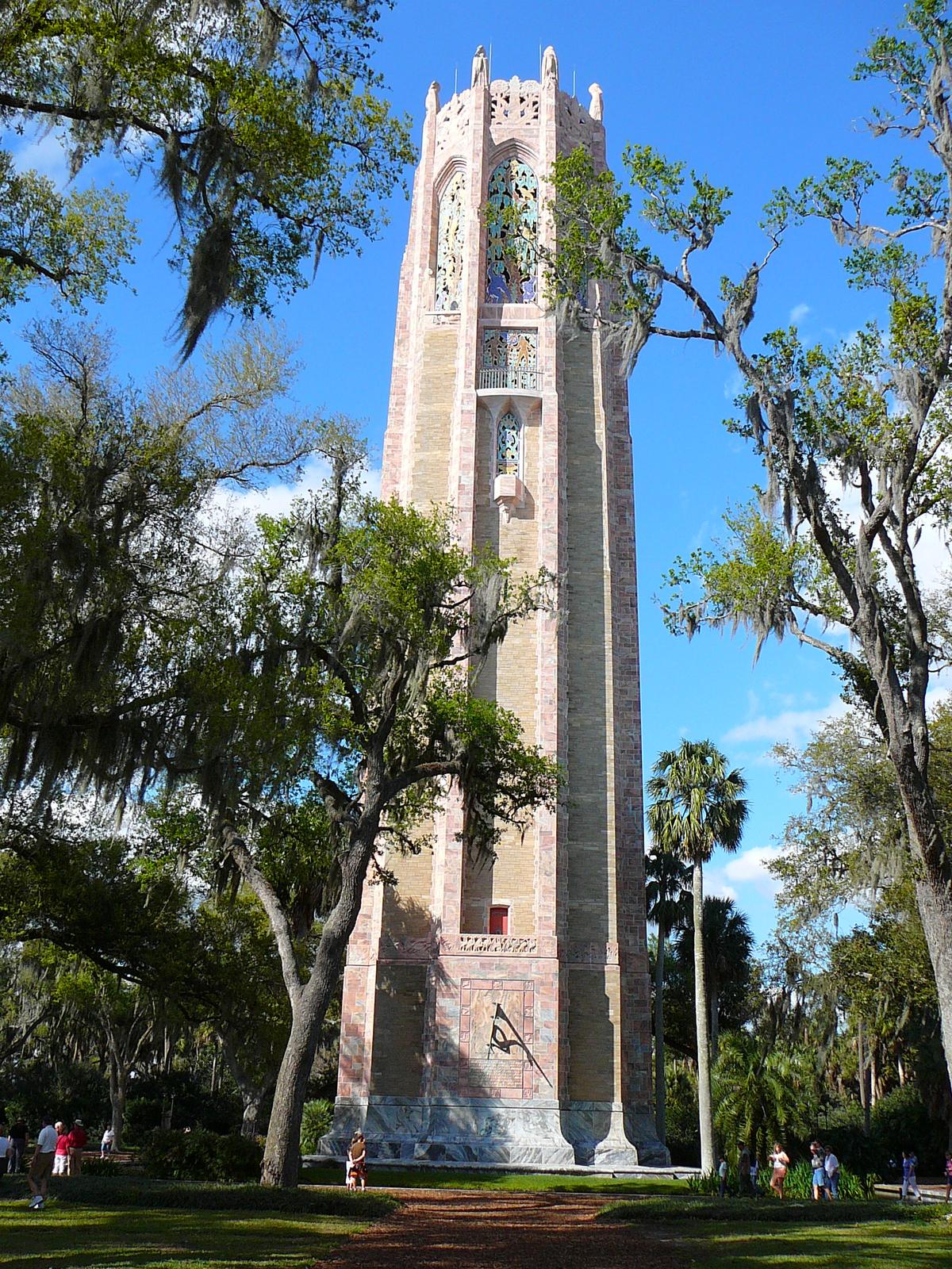 Bok Tower Gardens, Lake Wales, Florida. Photograph from Wikimedia Commons.