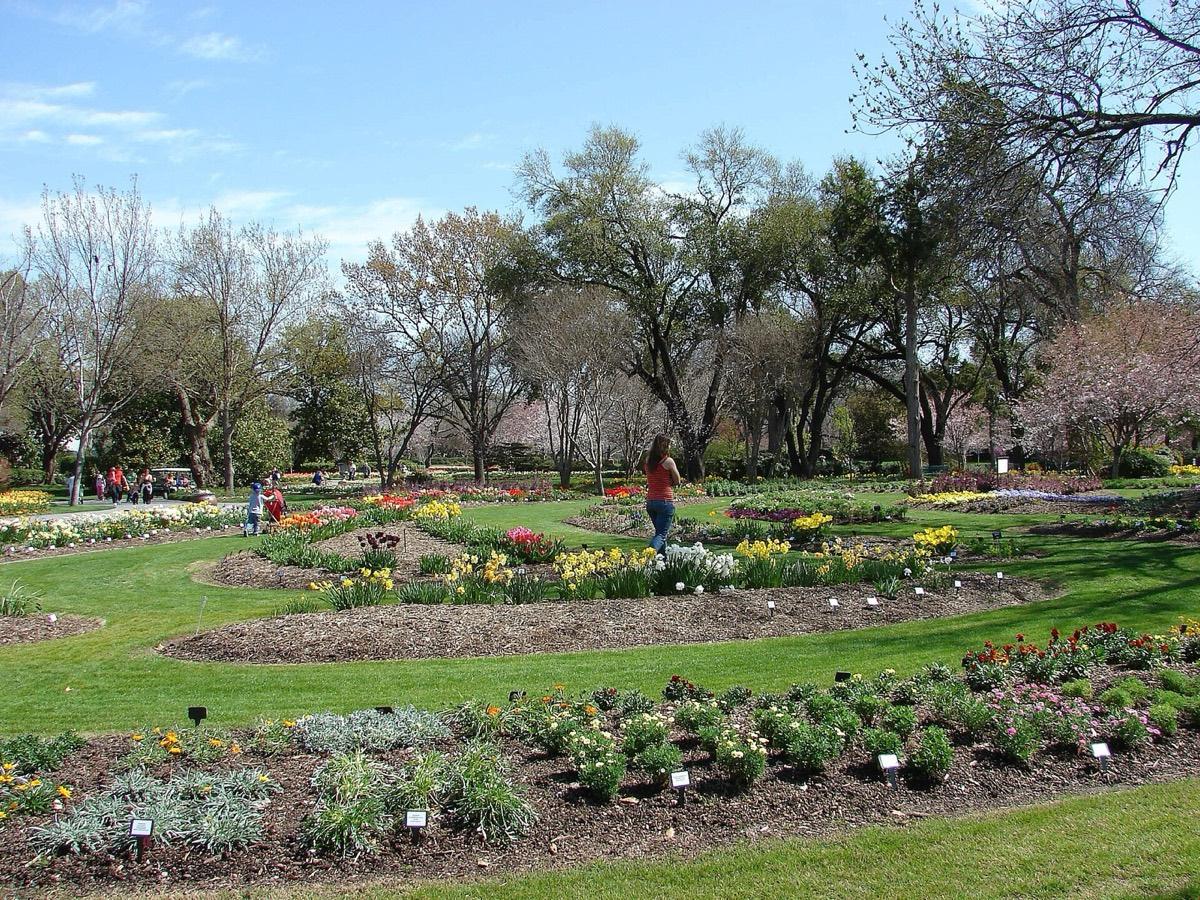 Dallas Arboretum and Botanical Garden, Dallas, Texas. Photograph from Wikimedia Commons.