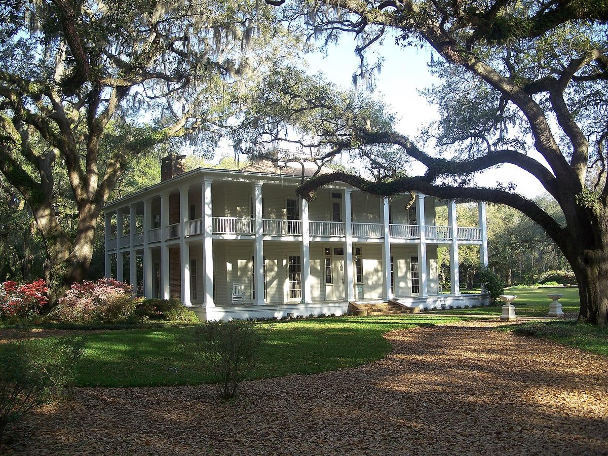Eden Gardens State Park, Santa Rosa Beach, Florida. Photograph from Wikimedia Commons.
