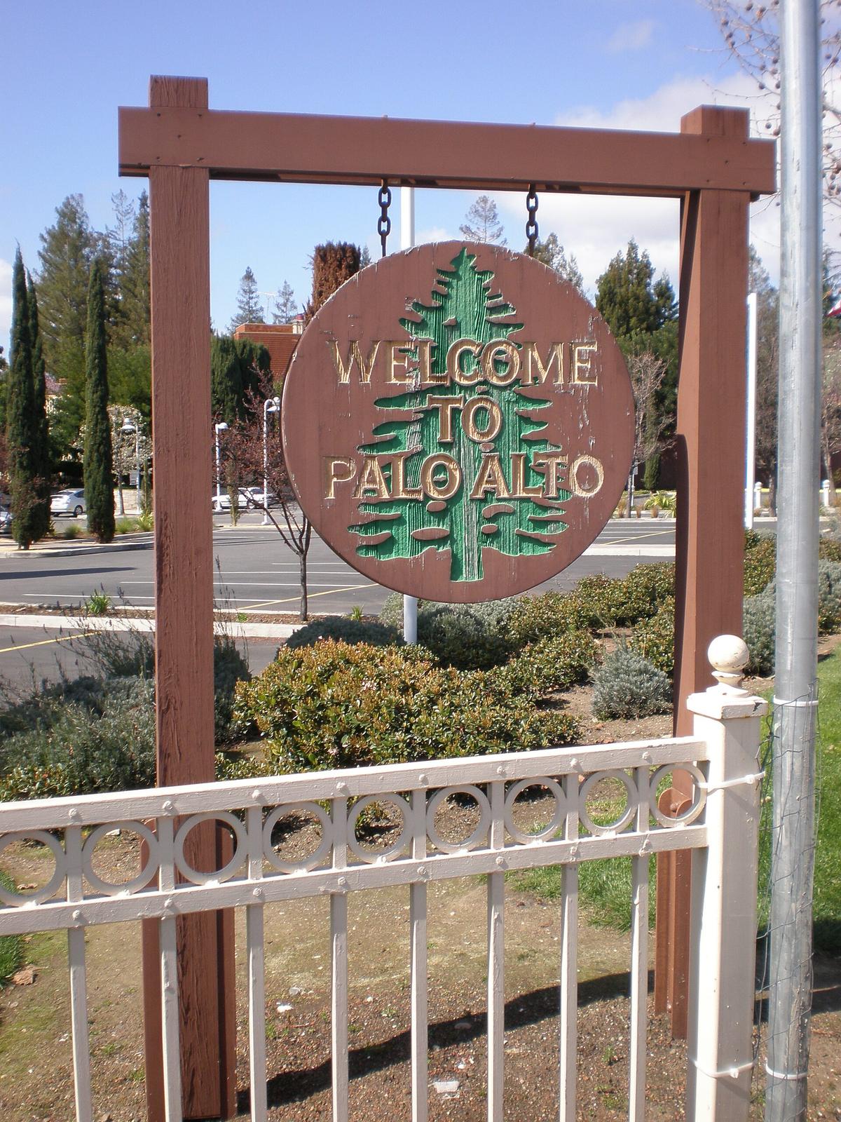 Elizabeth F. Gamble Garden, Palo Alto, California. Photograph from Wikimedia Commons.