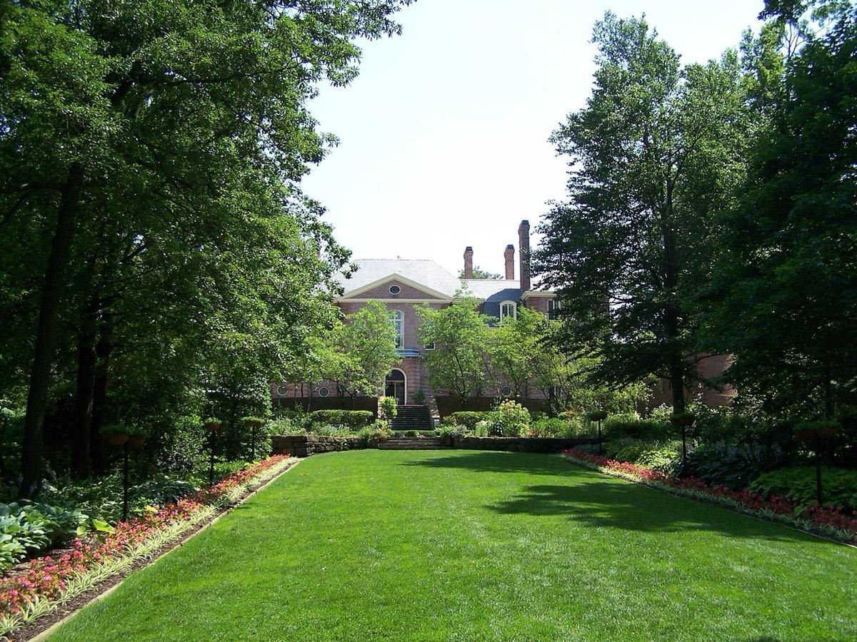 Kingwood Center Gardens, Mansfield, Ohio. Photograph from Wikimedia Commons.