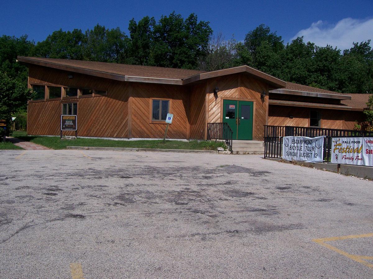 Ledge View Nature Center, Chilton, Wisconsin. Photograph from Wikimedia Commons.