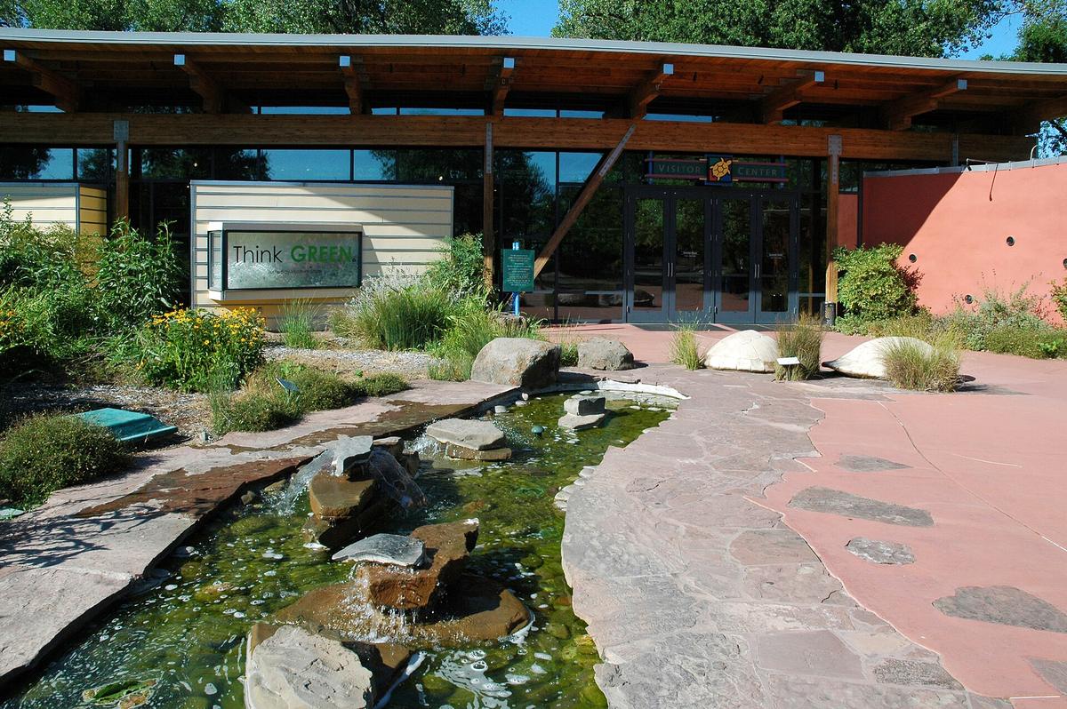 McConnell Arboretum & Botanical Gardens at Turtle Bay, Redding, California. Photograph from Wikimedia Commons.
