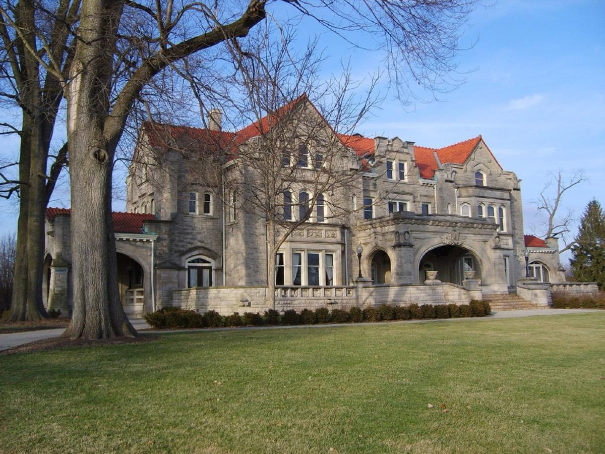 Minnetrista, Muncie, Indiana. Photograph from Wikimedia Commons.