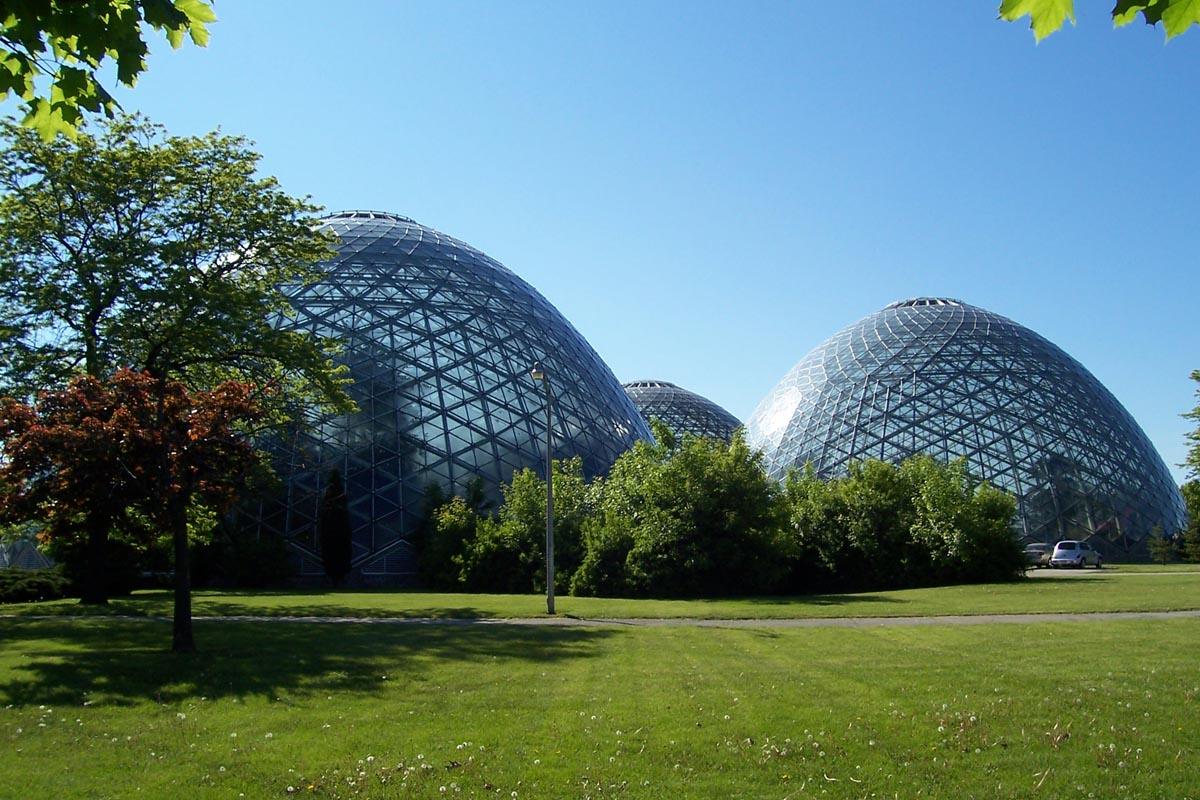 Mitchell Park Domes Horticultural Conservatory, Milwaukee, Wisconsin. Photograph from Wikimedia Commons.