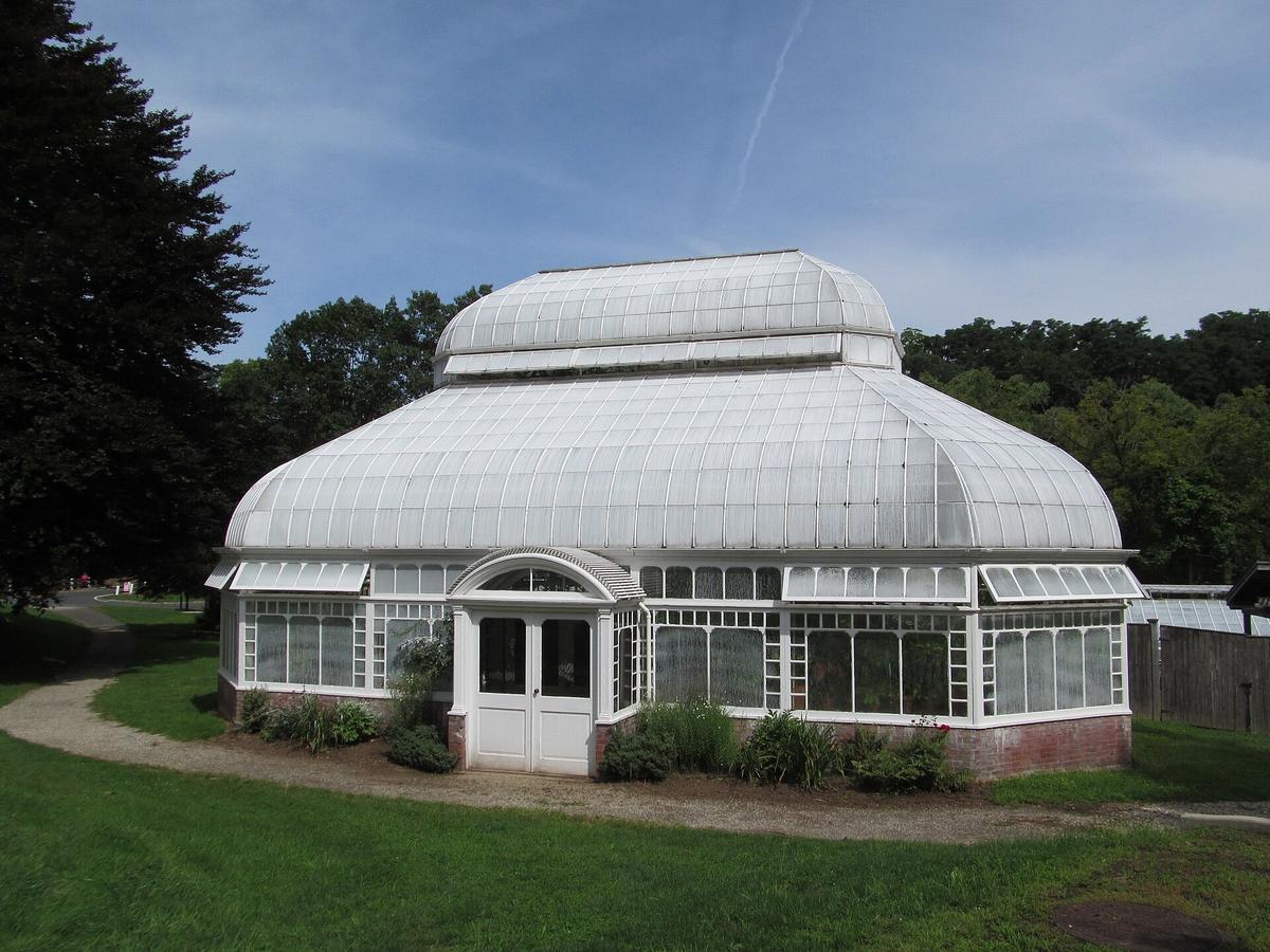 Mount Holyoke College Botanic Garden, South Hadley, Massachusetts. Photograph from Wikimedia Commons.