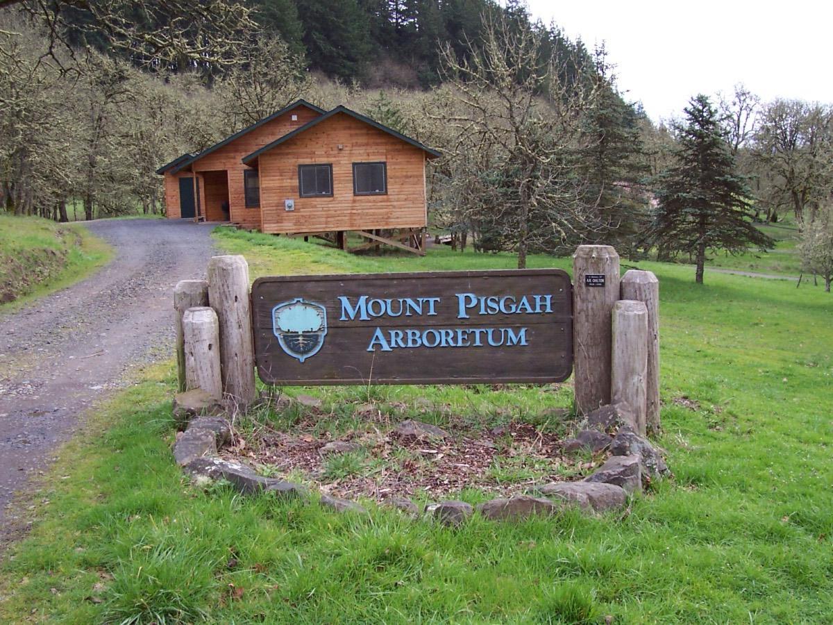 Mount Pisgah Arboretum, Eugene, Oregon. Photograph from Wikimedia Commons.