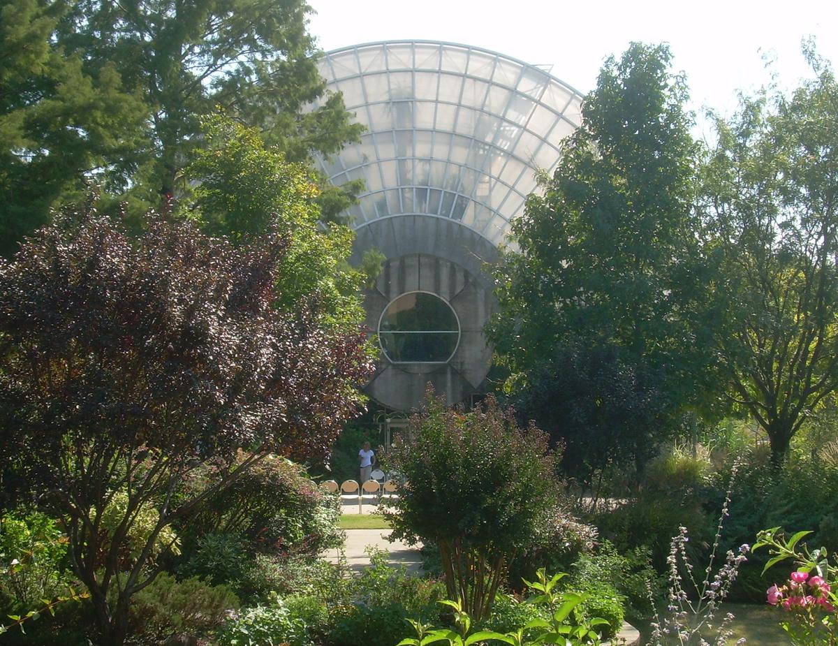 Myriad Botanical Gardens, Oklahoma City, Oklahoma. Photograph from Wikimedia Commons.