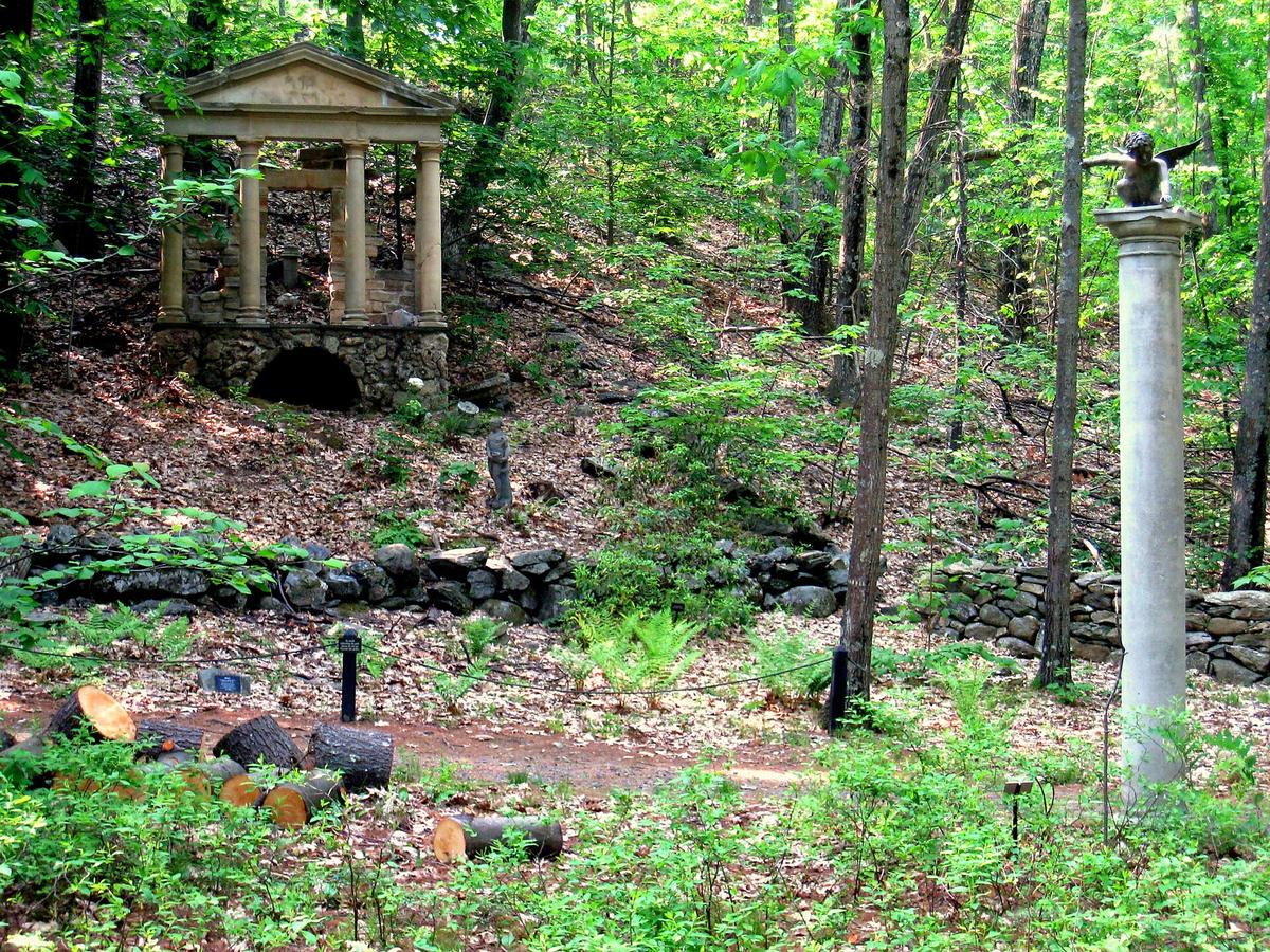 New England Botanic Garden at Tower Hill, Boylston, Massachusetts. Photograph from Wikimedia Commons.