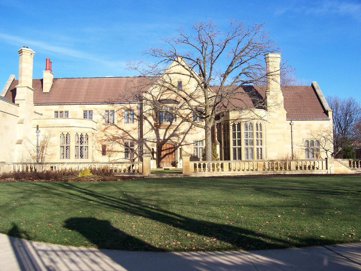 Paine Art Center and Gardens, Oshkosh, Wisconsin. Photograph from Wikimedia Commons.