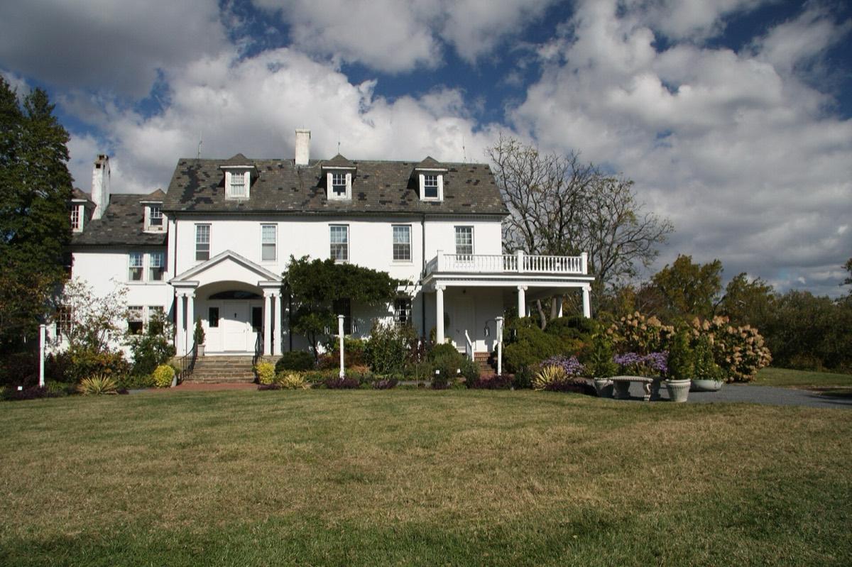 River Farm, Alexandria, Virginia. Photograph from Wikimedia Commons.