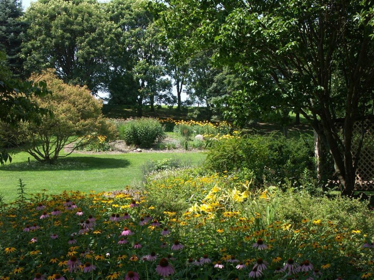 The Dawes Arboretum, Newark, Ohio. Photograph from Wikimedia Commons.
