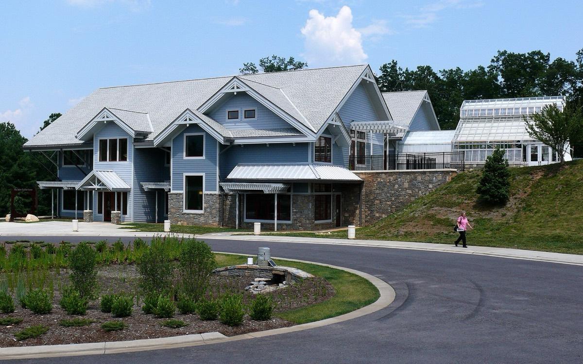 The North Carolina Arboretum, Asheville, North Carolina. Photograph from Wikimedia Commons.