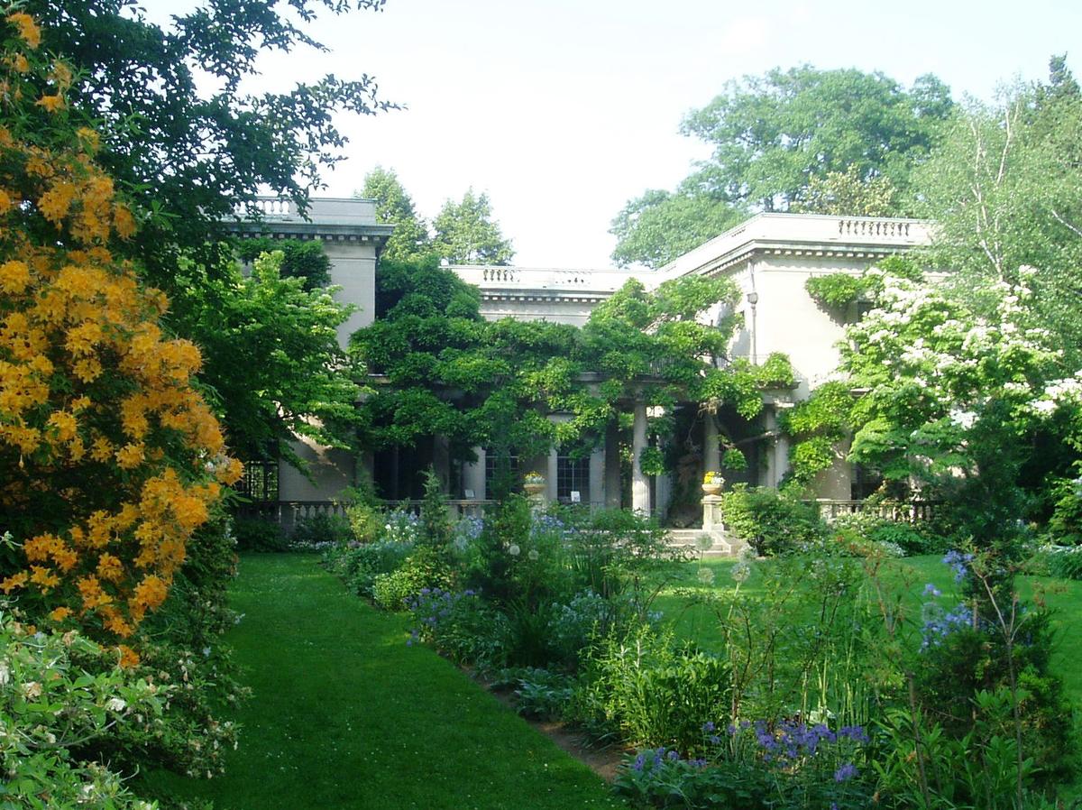 Van Vleck House & Gardens, Montclair, New Jersey. Photograph from Wikimedia Commons.