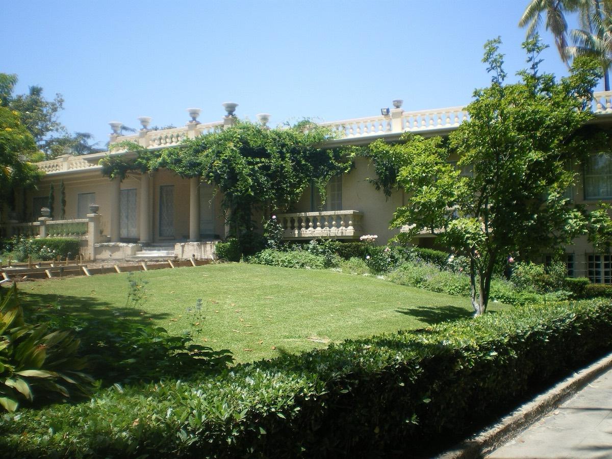 Virginia Robinson Gardens, Beverly Hills, California. Photograph from Wikimedia Commons.