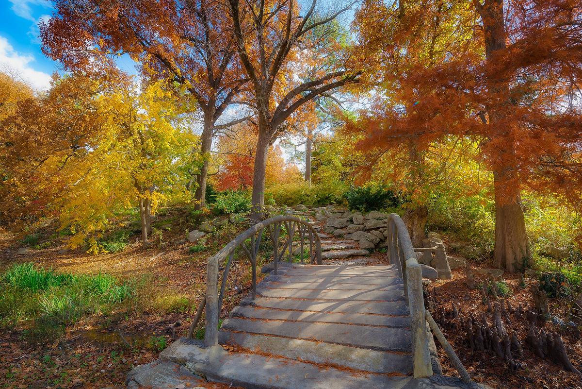 Woodward Park, Tulsa, Oklahoma. Photograph from Wikimedia Commons.