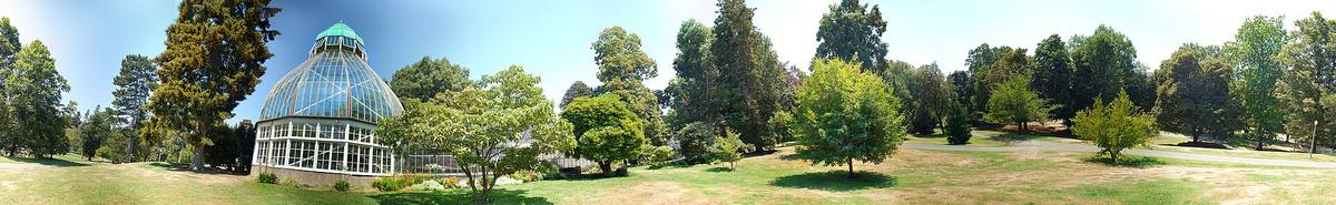 Wright Park, Tacoma, Washington. Photograph from Wikimedia Commons.